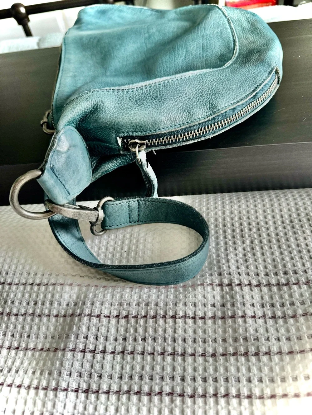 Latico Leathers Callie Leather Sling Bag - Picture 7 of 8